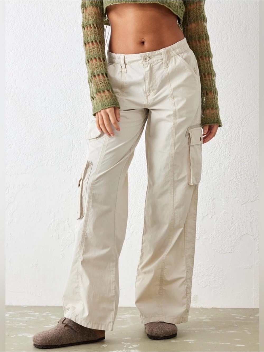 NWT Women’s BDG Khaki Y2K Cargo Pants (M) RARE!!!